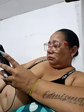 adrianahot51 online show from July 2, 4:07 am