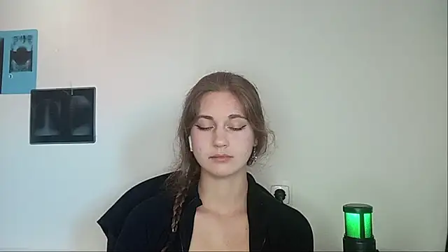 peachyglowX online show from July 1, 8:58 am