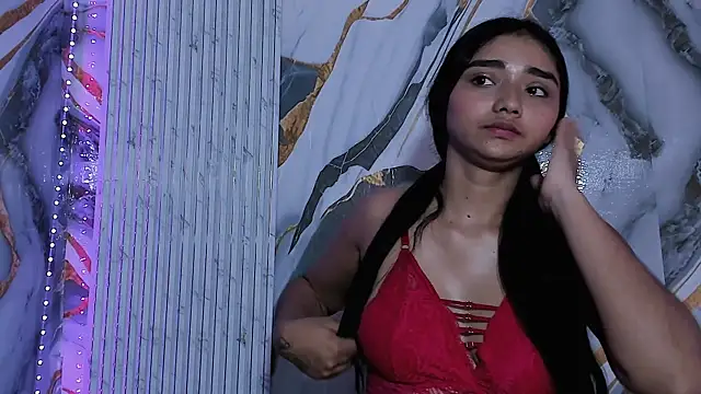 Sophia Diamond Dolls online show from July 7, 2:31 pm
