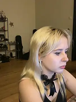 viviennedoll online show from July 3, 11:55 pm