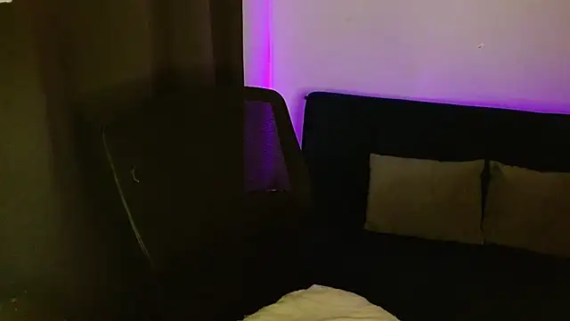 lispetite online show from November 5, 10:09 am