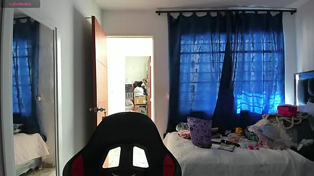 LupeAdams online show from March 14, 8:43 pm