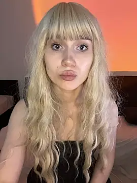 Charlotte Pretty online show from July 15, 10:31 am