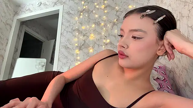 JenniferJenny  online show from July 15, 11:48 am