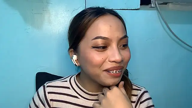 RaynaMcclurken online show from July 24, 10:46 am