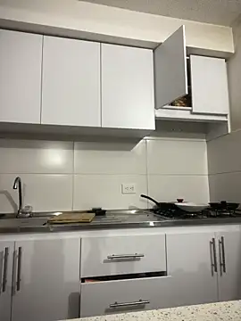 riri brunnete online show from March 12, 5:32 am