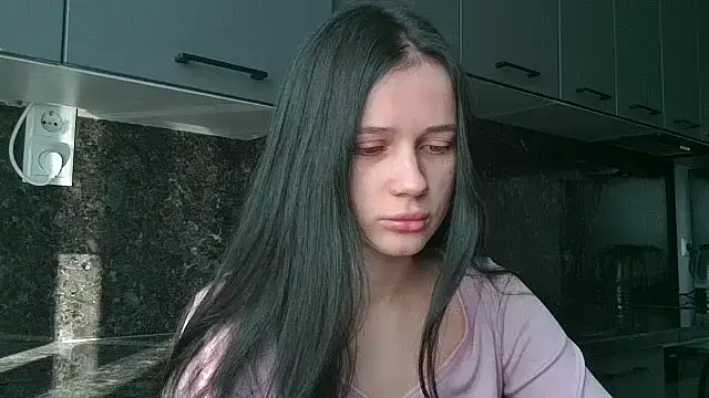 Juicy-Elis online show from August 2, 6:27 am