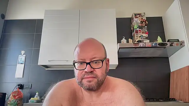theitalianbear online show from July 5, 8:31 am