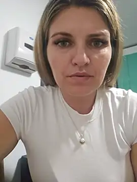 Bianca Ella online show from July 31, 7:04 pm