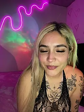 rubiaaqueen online show from August 8, 3:03 am