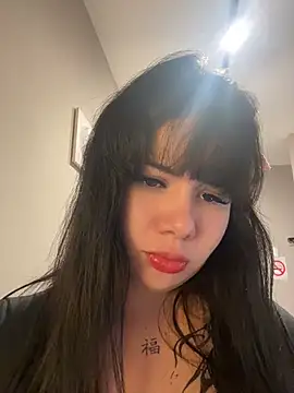 Lina oficial online show from August 6, 11:00 pm