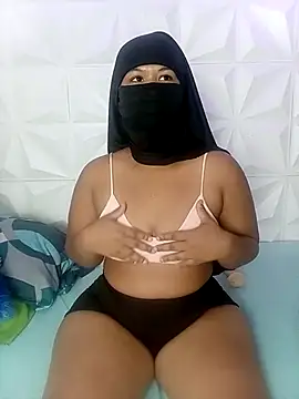 DALILAA CURVY online show from August 4, 9:54 pm