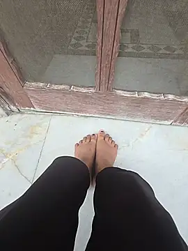 cute manvi90 online show from August 6, 9:49 am