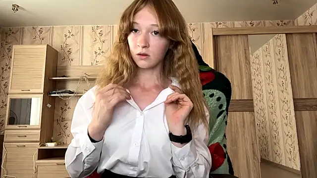 SalmonWhip online show from August 10, 3:32 am