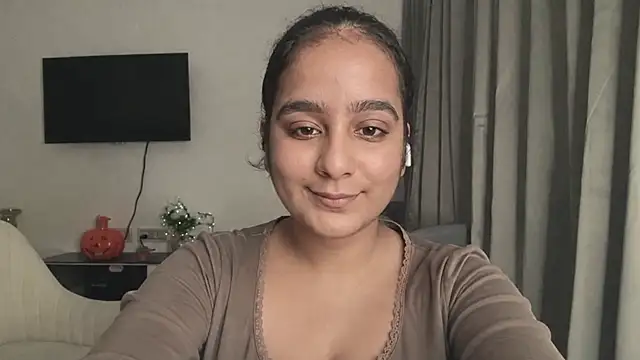 Amishapatel47 online show from August 9, 5:05 pm