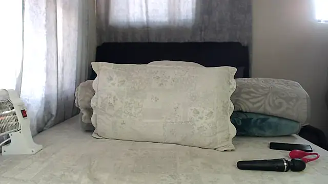 leanna23 online show from November 19, 1:00 pm