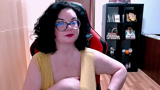 MissTroublle online show from June 5, 6:52 am