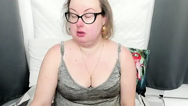 dirtyBonnie online show from February 16, 8:58 am