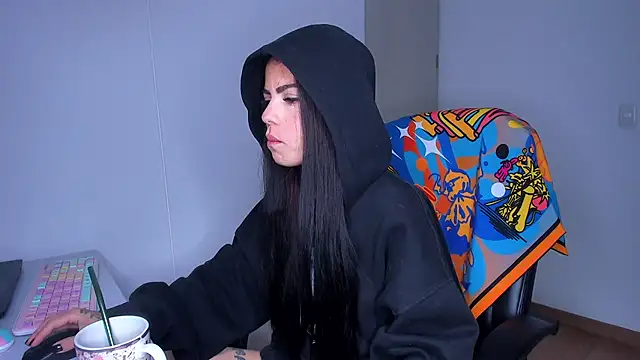 Lisegg  online show from April 18, 10:18 am