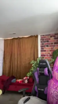 RubyLynne online show from April 15, 7:58 pm