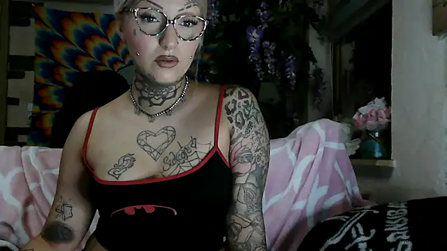 RoxxyInk online show from October 19, 9:28 pm