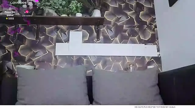 Alessy1 online show from October 31, 9:46 am