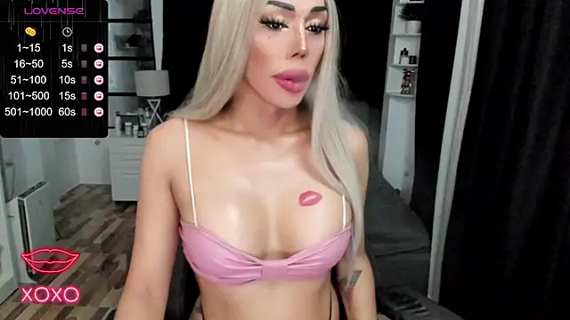 Forever MissCandace online show from September 27, 8:49 pm