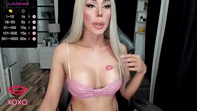 Forever MissCandace online show from September 28, 11:54 pm