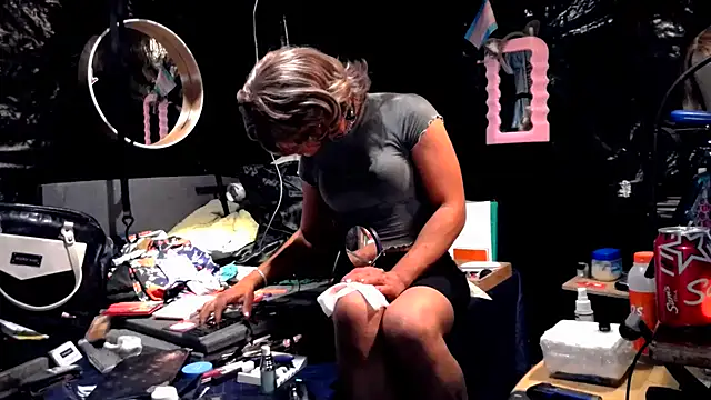 sissyvee online show from September 17, 4:21 am