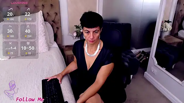 BustyPenellope online show from September 28, 3:02 am