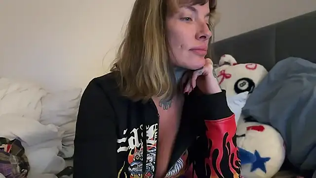 airgeadx online show from October 17, 10:57 pm