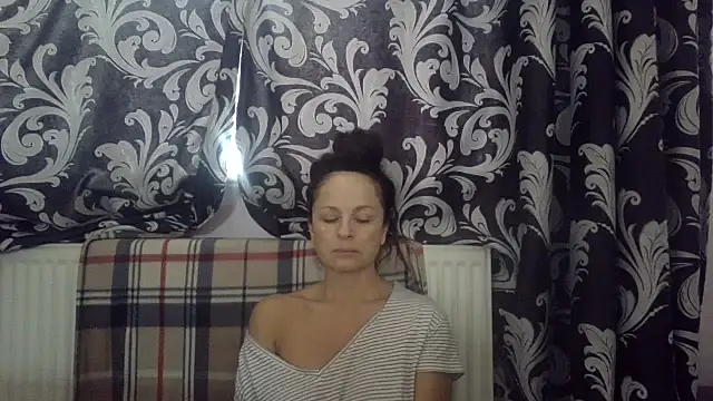 LindaStarS online show from November 6, 6:30 am