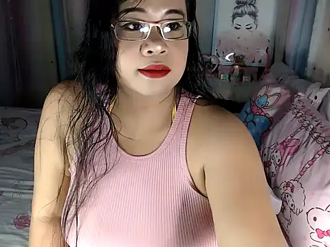 hersheykisses07 online show from February 9, 3:42 am