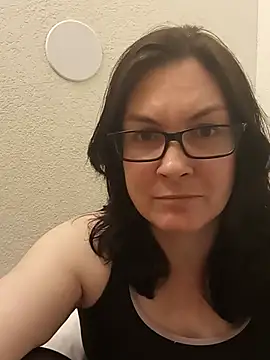 DesreRose online show from July 9, 10:33 pm