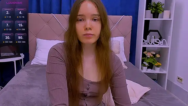 Janie JJ Curvie online show from February 9, 1:19 am