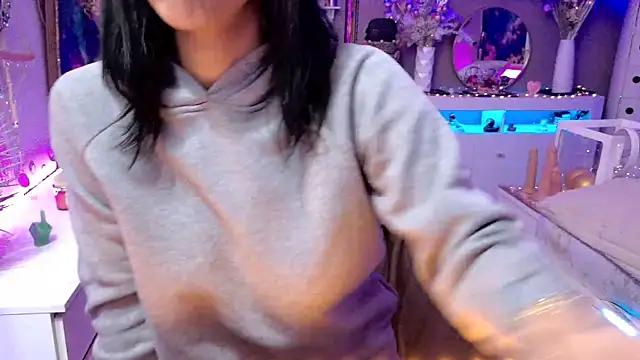 misscectito13 online show from April 1, 1:41 pm