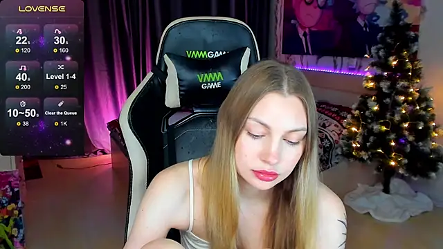 BiMolly online show from December 14, 4:24 pm