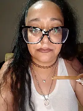 PichyPrettyPussy online show from October 20, 6:22 pm