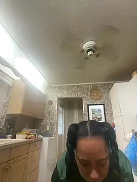 PichyPrettyPussy online show from December 14, 3:40 pm