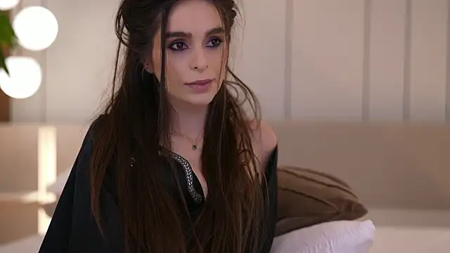 DoviaClaire online show from January 17, 8:33 am