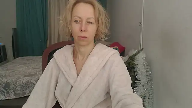 LuxuryNika online show from January 9, 9:08 pm