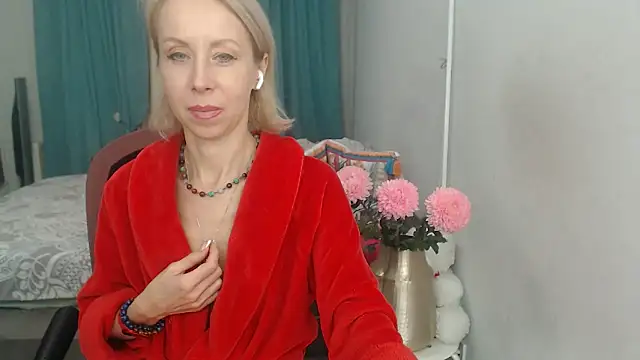 LuxuryNika online show from November 13, 4:28 pm