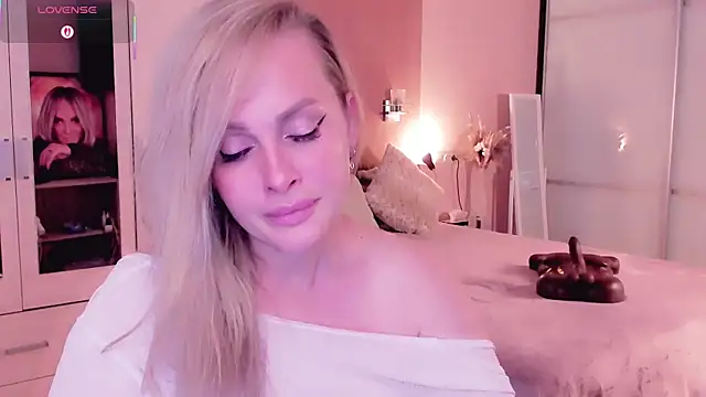 Libby Nora online show from September 22, 11:52 am