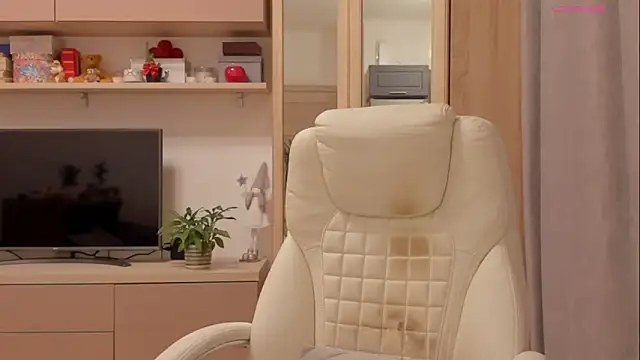 Jenny Evans online show from February 10, 8:01 pm