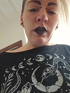 PinkTheHawk online show from October 19, 3:19 am