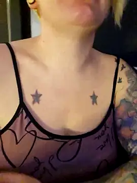 PinkTheHawk online show from September 23, 12:36 pm