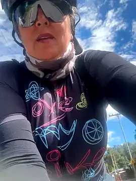 emma tour online show from October 24, 2:13 pm