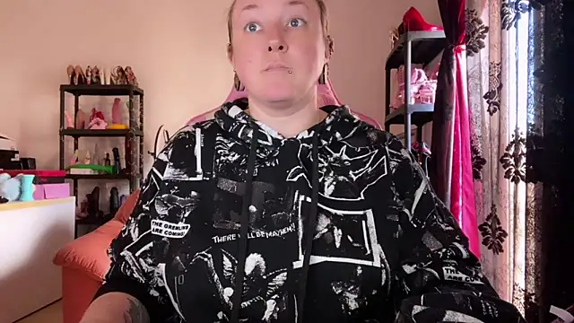 kisicaxx online show from March 18, 2:44 pm