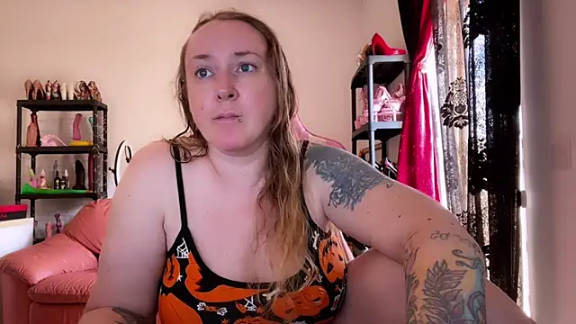 kisicaxx online show from November 1, 11:25 am