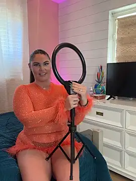 lovely beast online show from September 30, 4:34 pm